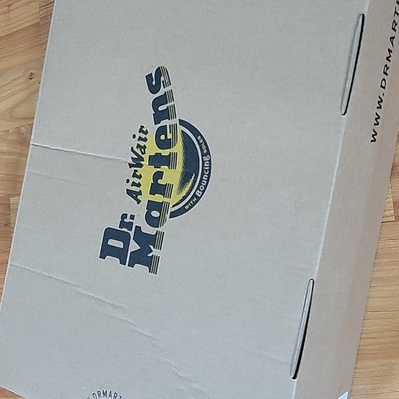 Women's Dr. Martens - Picture 5 of 9